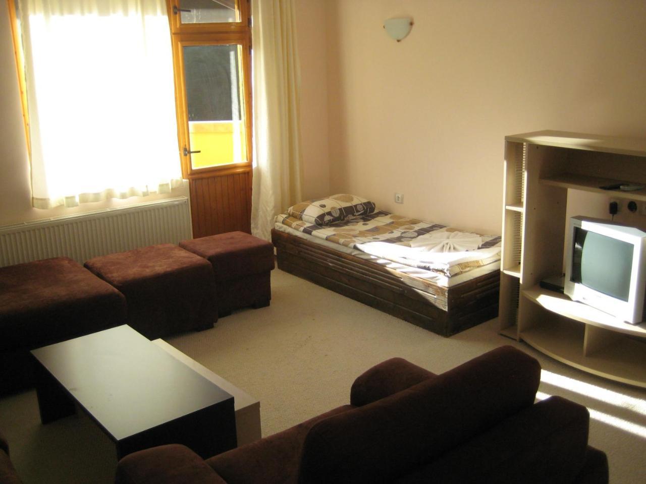 Hotel Restaurant Popini Laki Yagodina Bagian luar foto