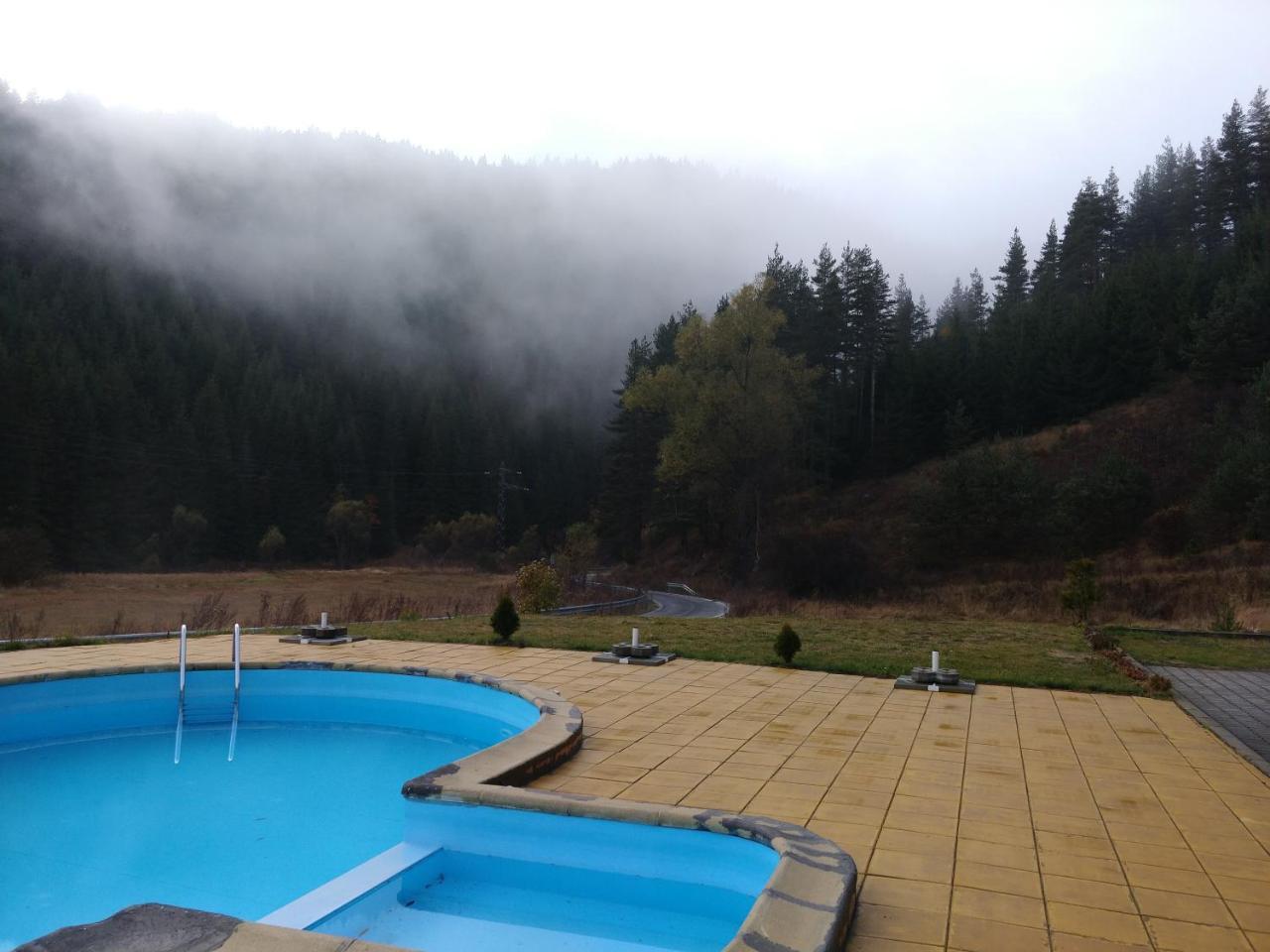 Hotel Restaurant Popini Laki Yagodina Bagian luar foto